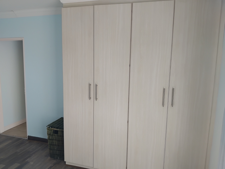 4 Bedroom Property for Sale in Wavecrest Eastern Cape